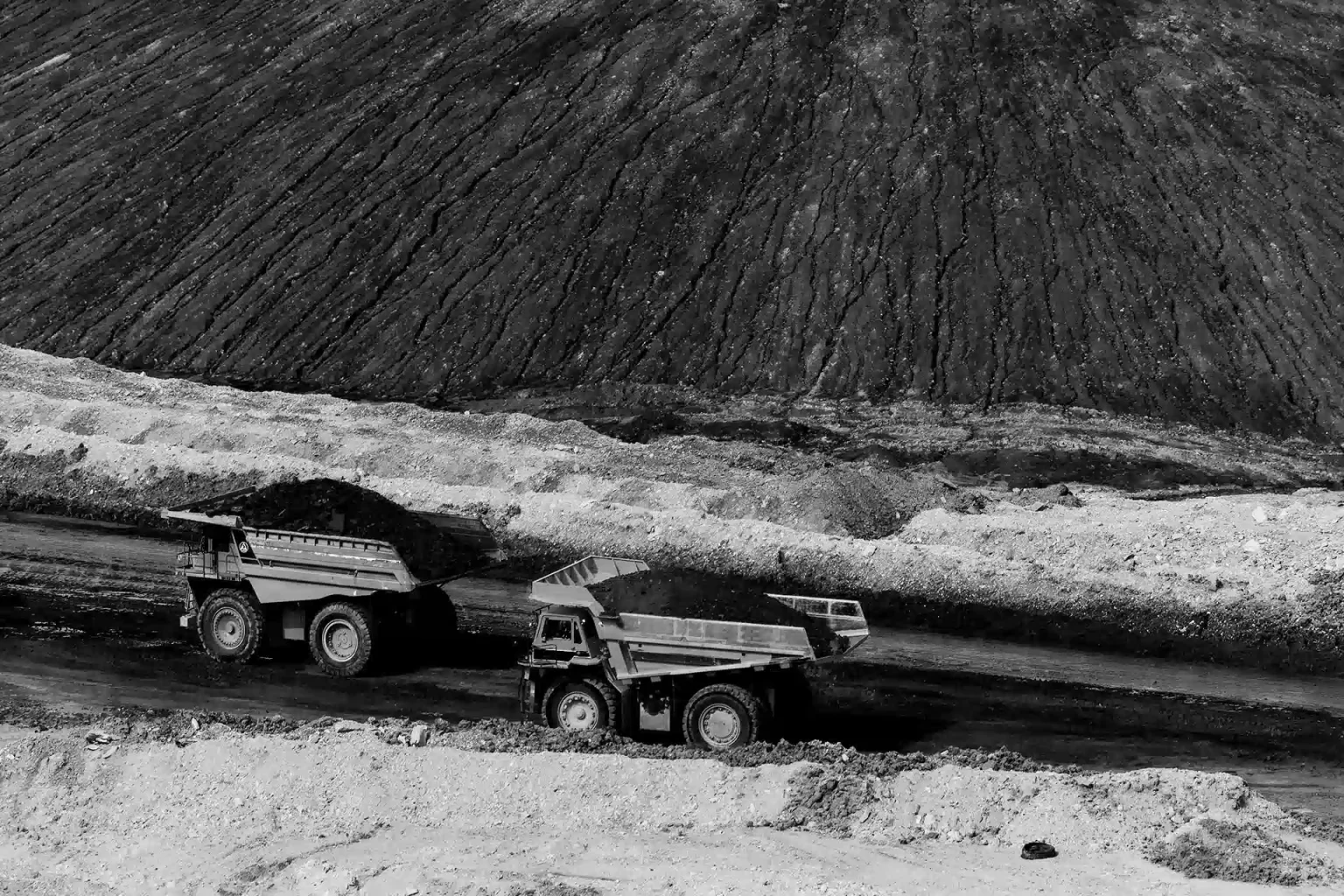 Transporte de mineral con maquinaria pesada